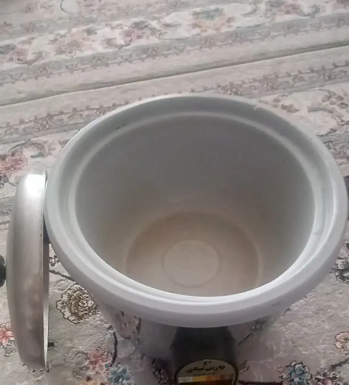 یک عدد پلوپز دوکاره ۱۸نفره و یک درختچه نخل|ظروف پخت‌وپز|خرم‌آباد, |دیوار