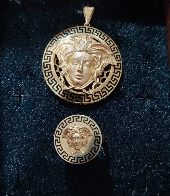 فروش النگو انگشتر و مدال ست ورساچه|جواهرات|اهر, |دیوار