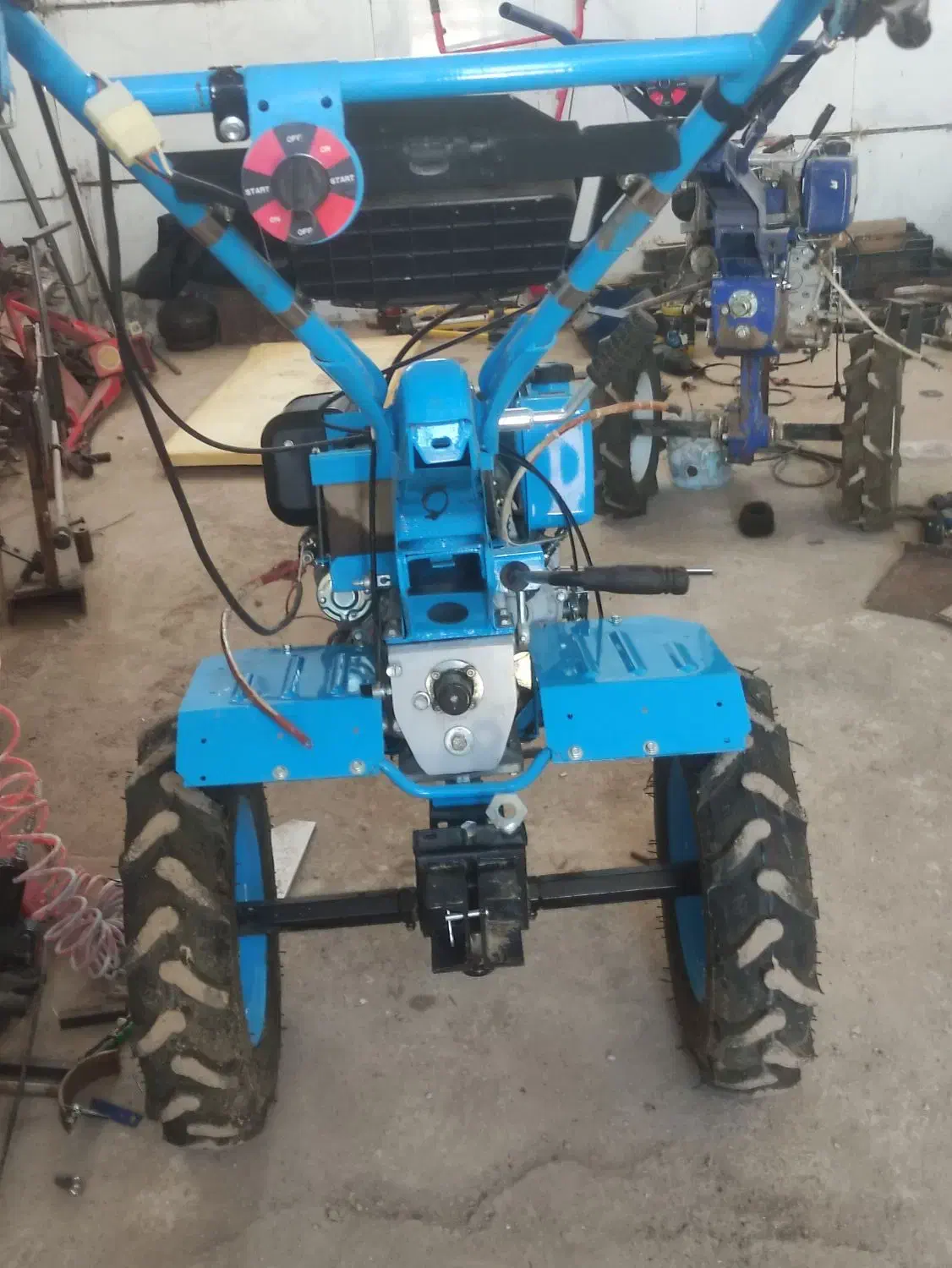 تیلر ده اسب|ماشین‌آلات صنعتی|رشتخوار, |دیوار