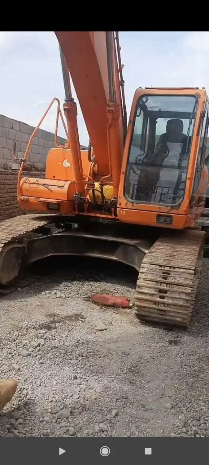 بیل زنجیری دوسان230 سولار|خودرو سنگین|اهر, |دیوار