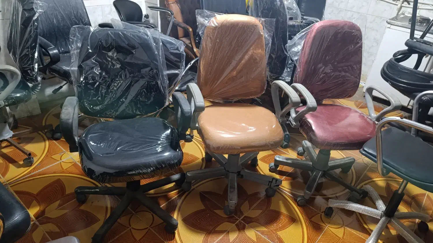 صندلی پایه دار|مبلمان اداری|اردبیل, |دیوار