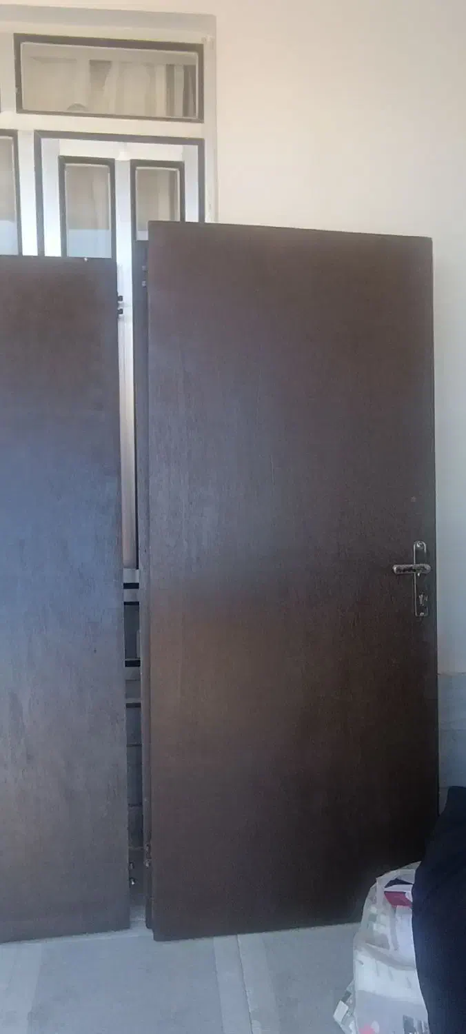 درب چوبی محکم بدون خط و خش|مصالح و تجهیزات ساختمان|خاوه, |دیوار