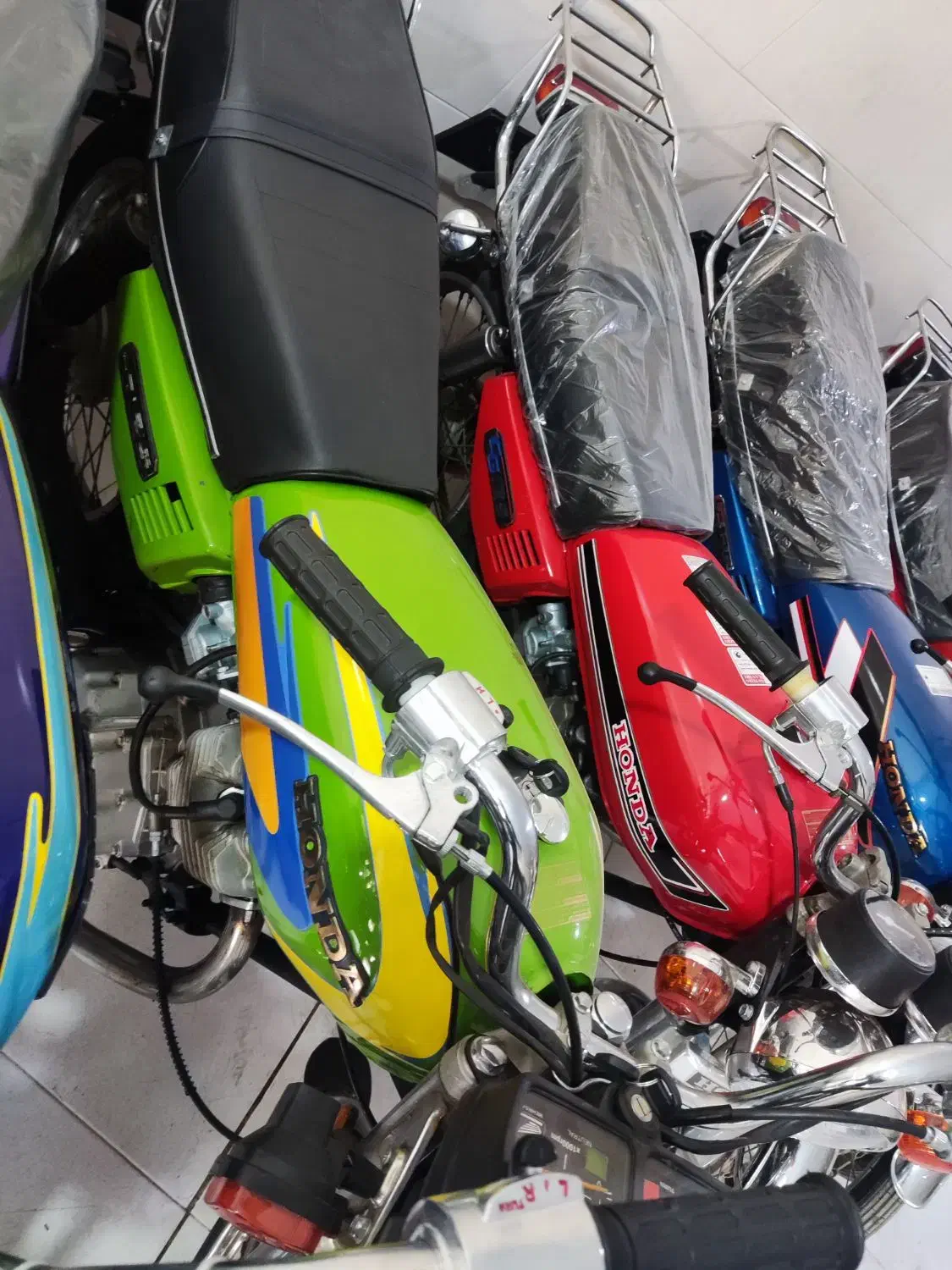 موتورسیکلت صفر در حد خشک|موتورسیکلت|هرسین, |دیوار