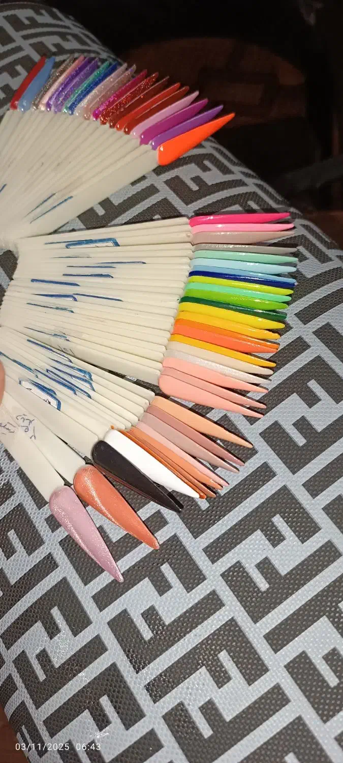 وسایل کاشت ناخن|آرایشی، بهداشتی، درمانی|شیراز, کوشک میدان|دیوار