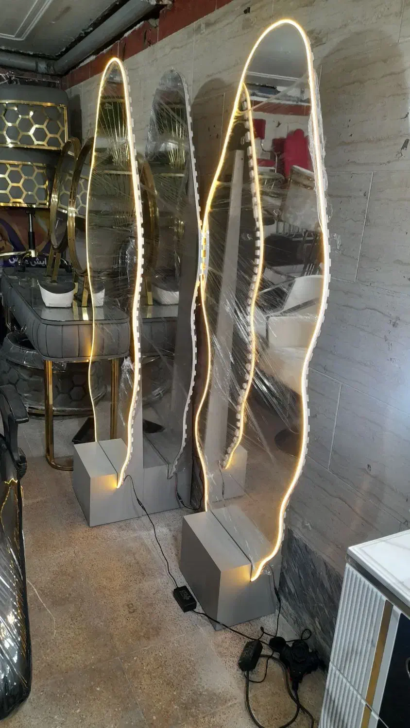 میز ناخن نو|آرایشگاه و سالن‌های زیبایی|تبریز, |دیوار