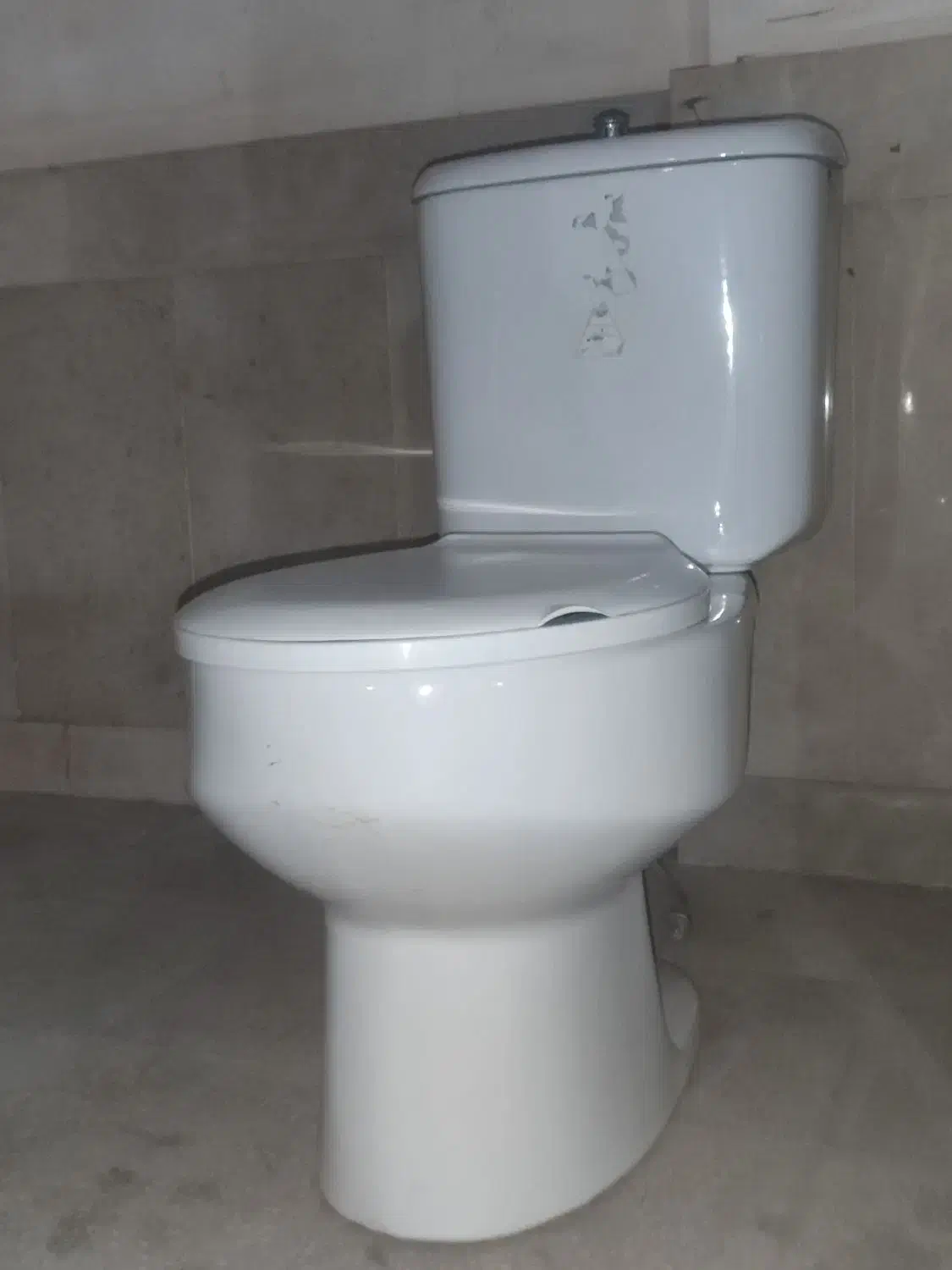 توالت فرنگی نو|لوازم سرویس بهداشتی|اراک, |دیوار