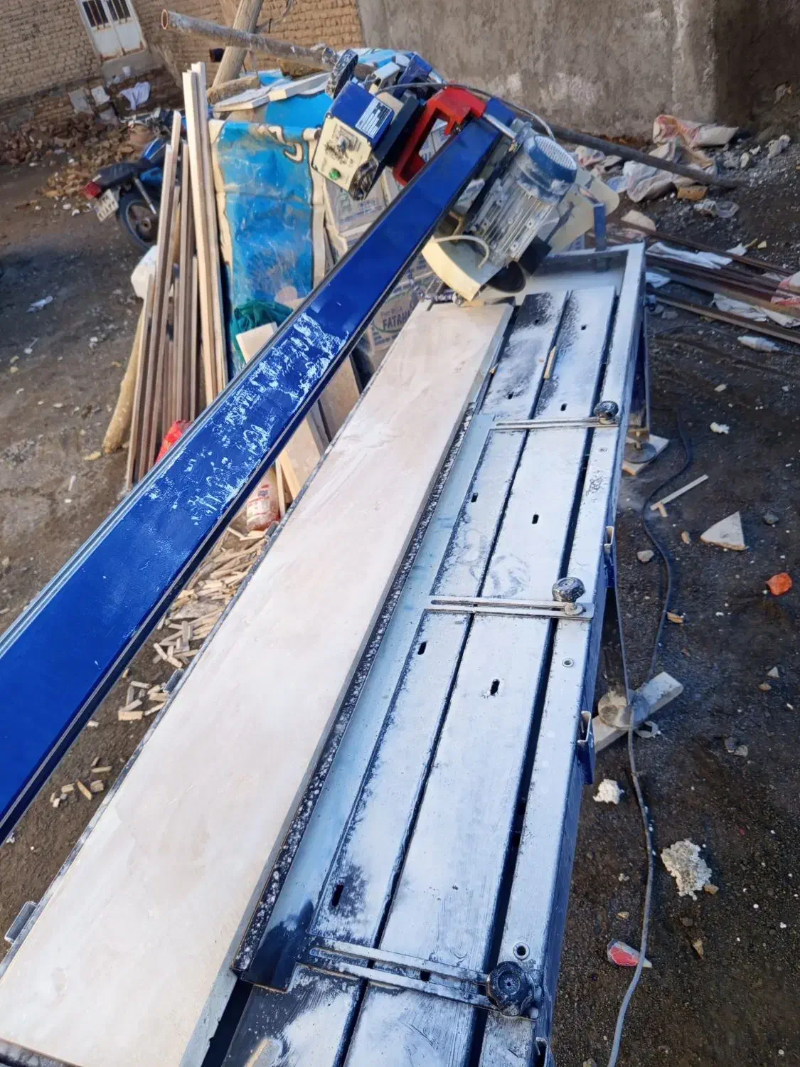 دستگاه سنگبری ایلیاکو|ماشینآلات صنعتی|کاشان, کارگر|دیوار