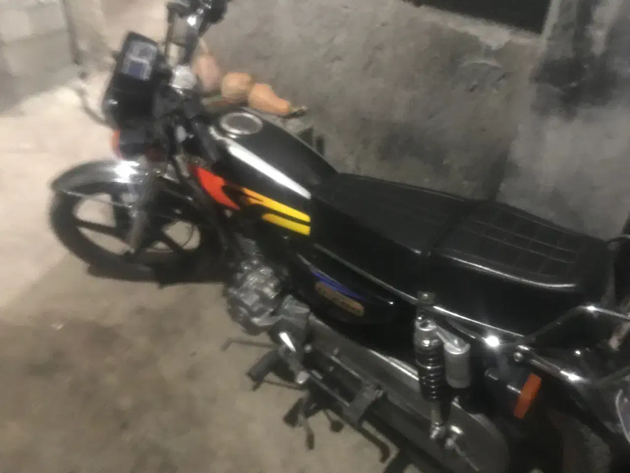 موتور۲۰۰کم کارکرد|موتورسیکلت|چوبر, |دیوار