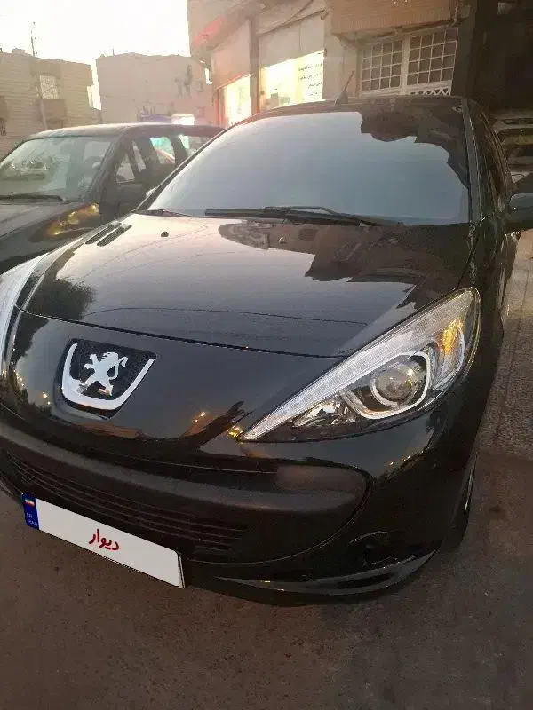 ۲۰۷ سقف فلز|خودرو سواری و وانت|قم, شهدا|دیوار