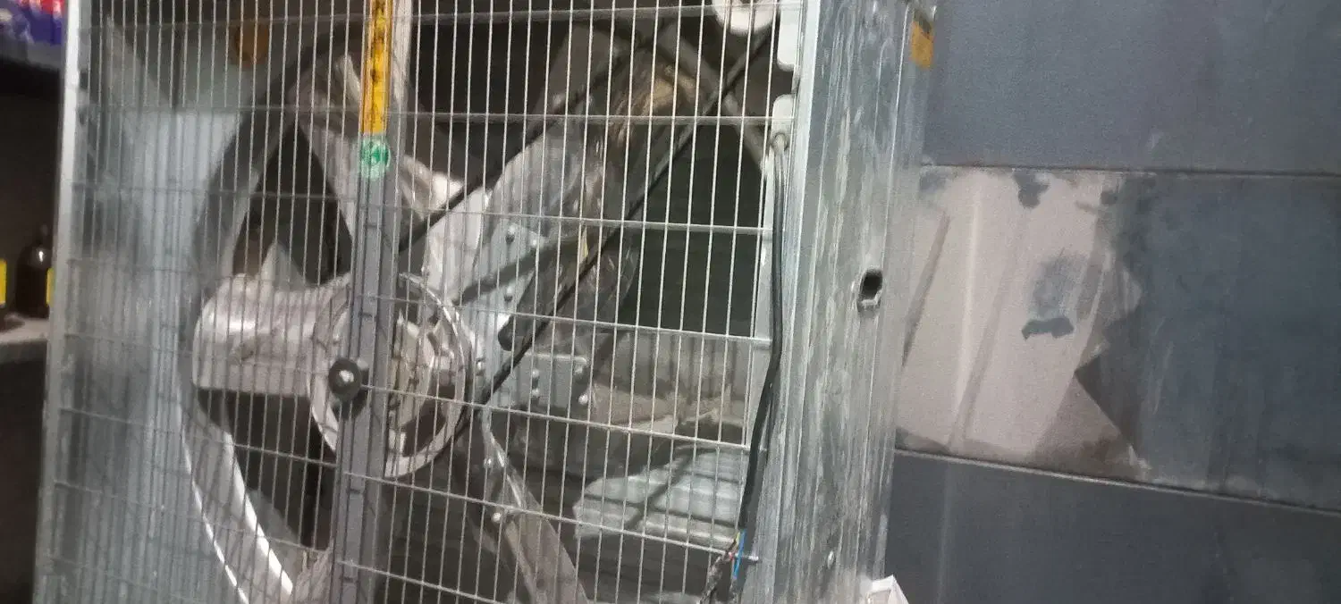 فن صنعتی|ماشین‌آلات صنعتی|لیکک, |دیوار