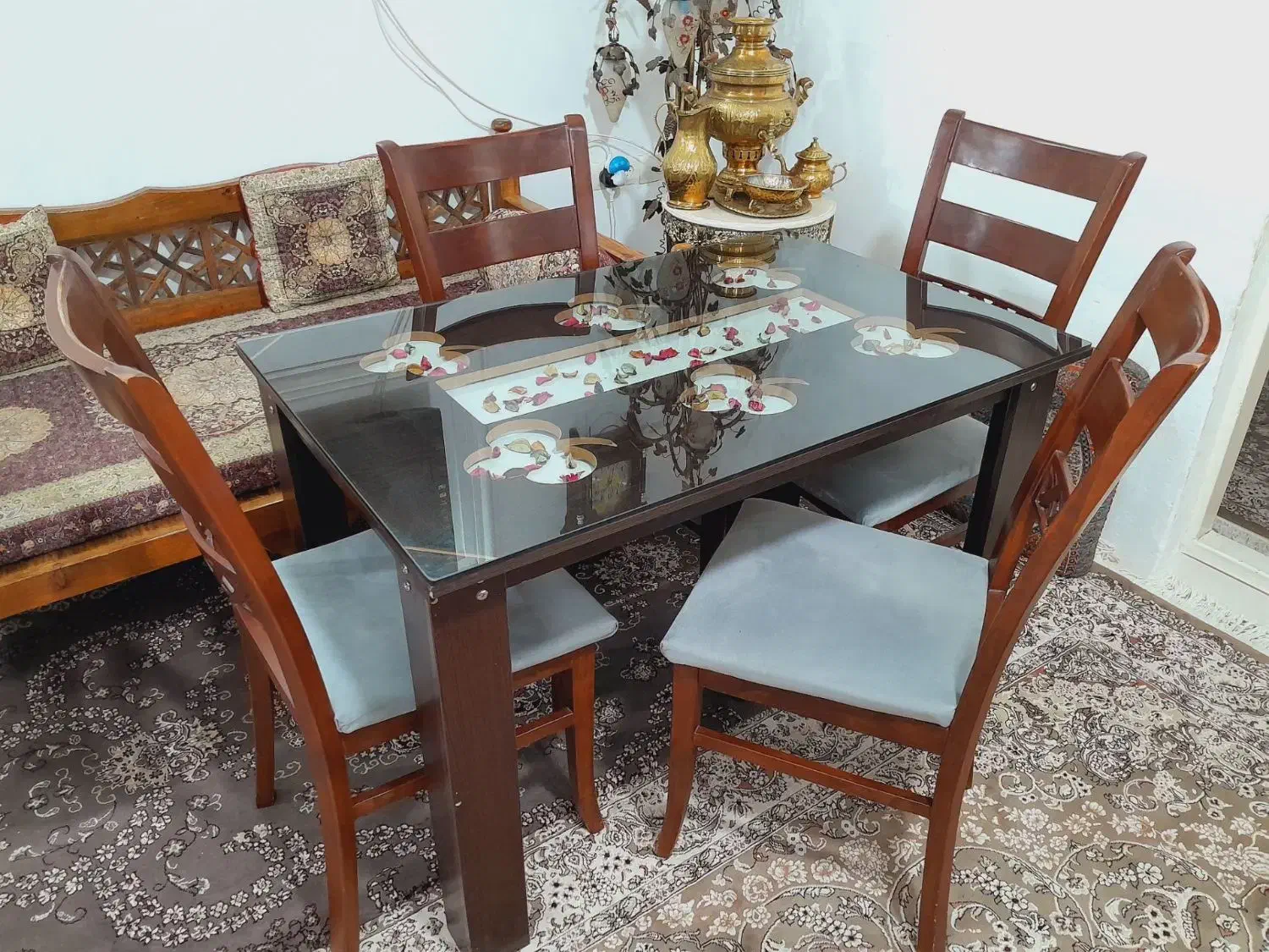 غذا خوری نو نو|میز و صندلی غذاخوری|لاهیجان, لیل|دیوار