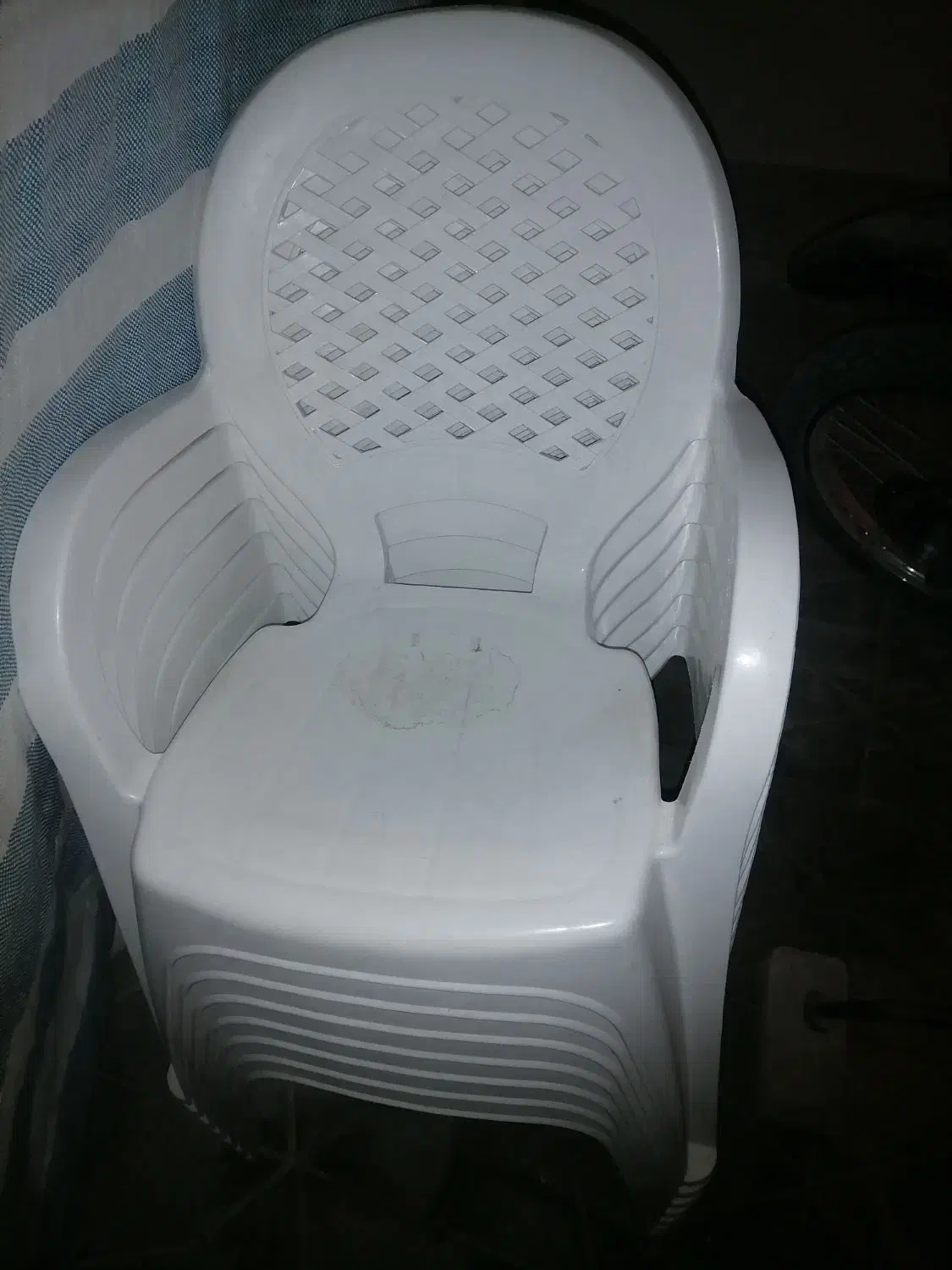 صندلی پلاستیکی دسته دار|صندلی و نیمکت|بجنورد, |دیوار