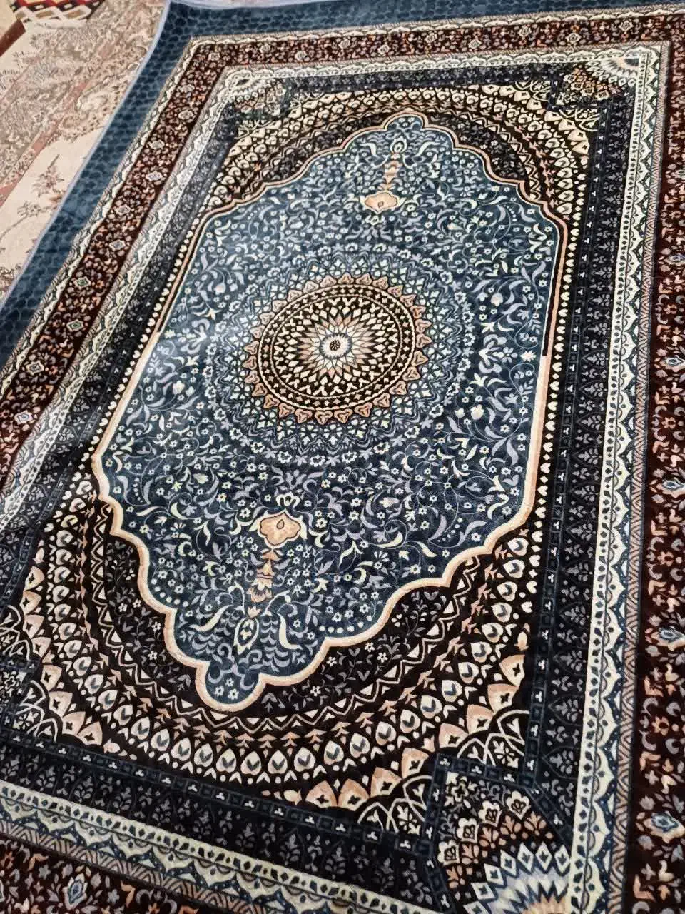 پتو فرش دوتا نوع ۶ متری|روفرشی|خرم‌آباد, |دیوار