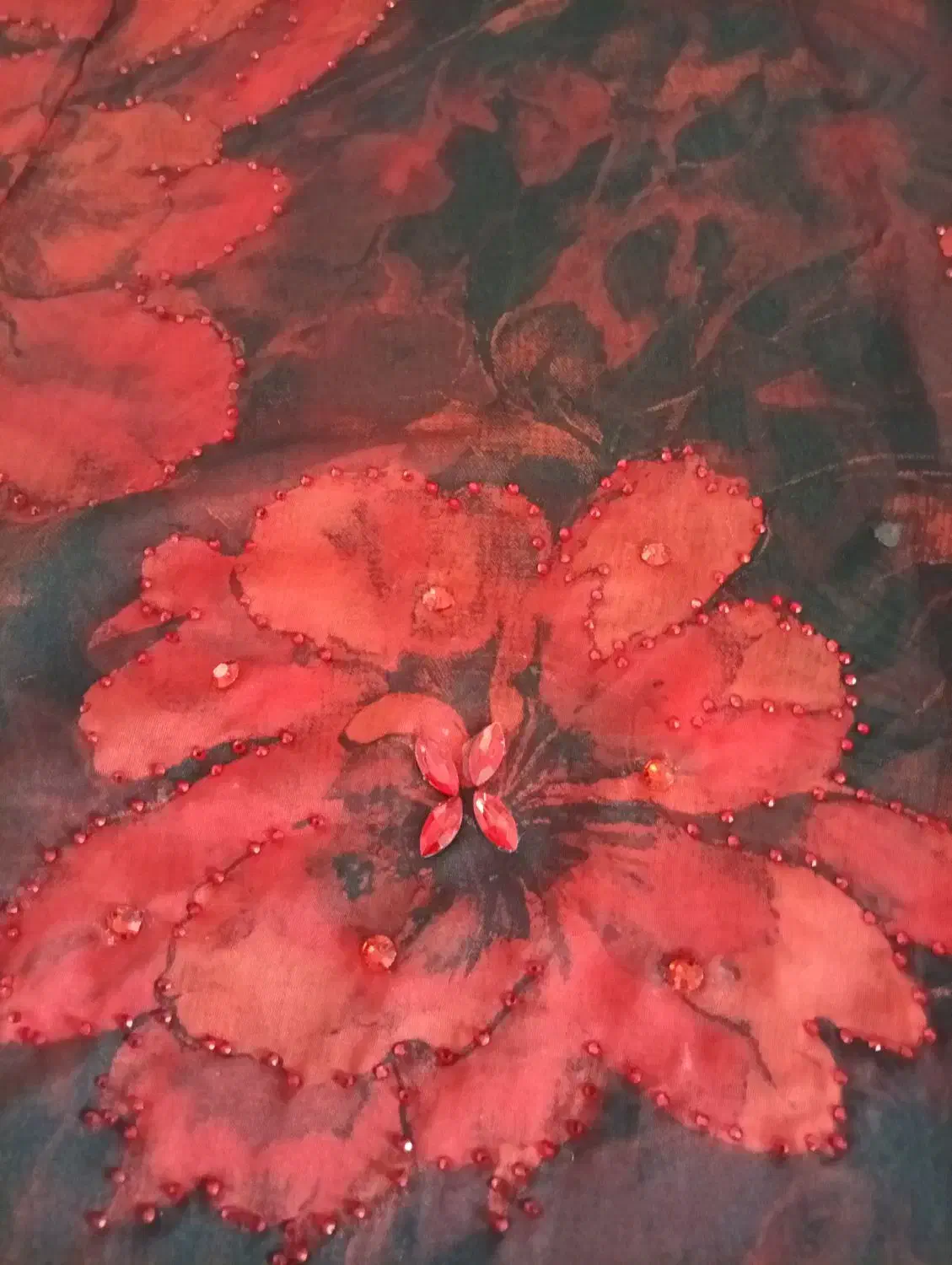 نگین‌کاری لباس محلی|لباس|جوانرود, |دیوار