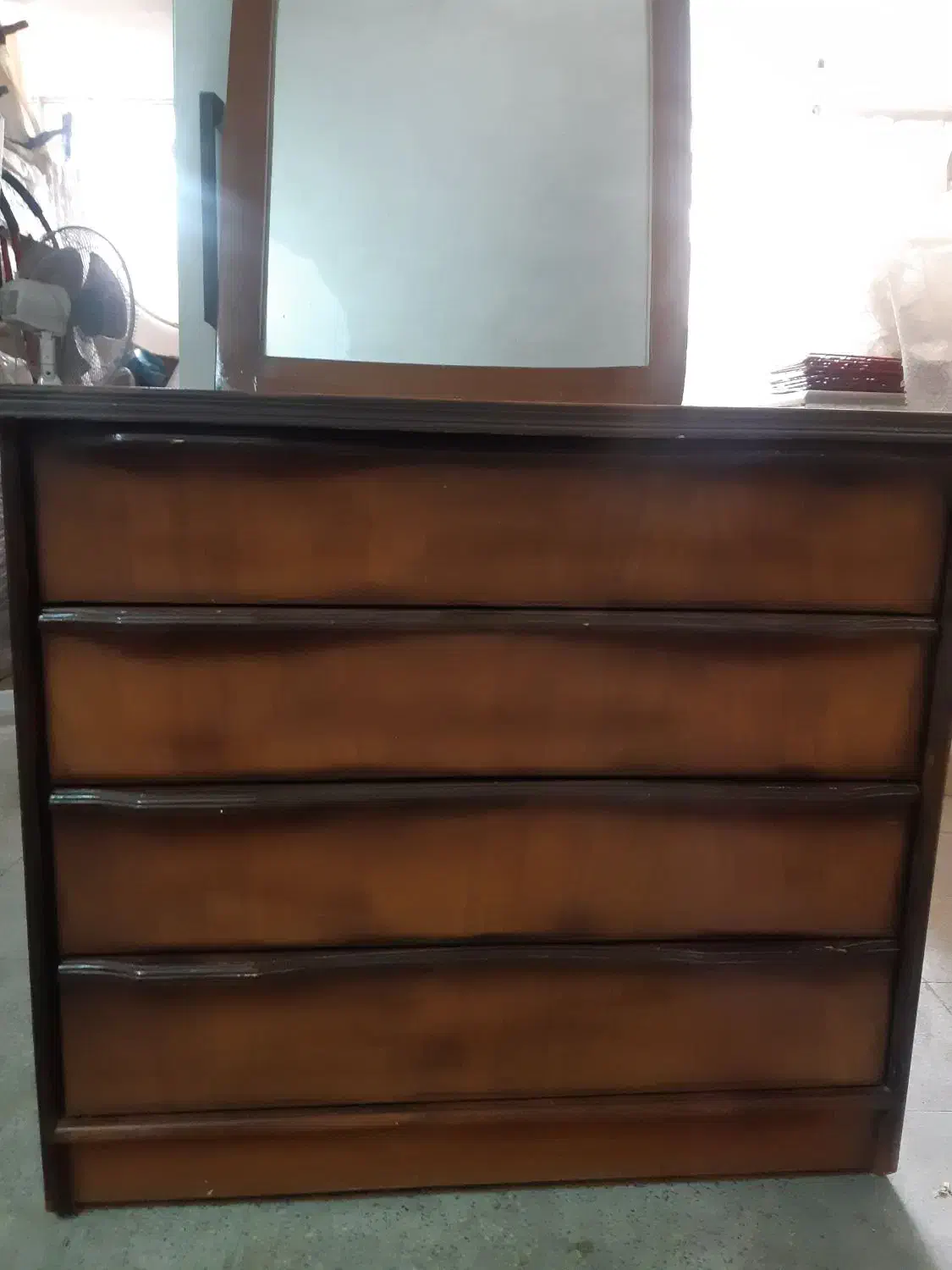 آینه و میز دراور ۴ کشو سالم|جاکفشی، کمد، دراور|اراک, |دیوار