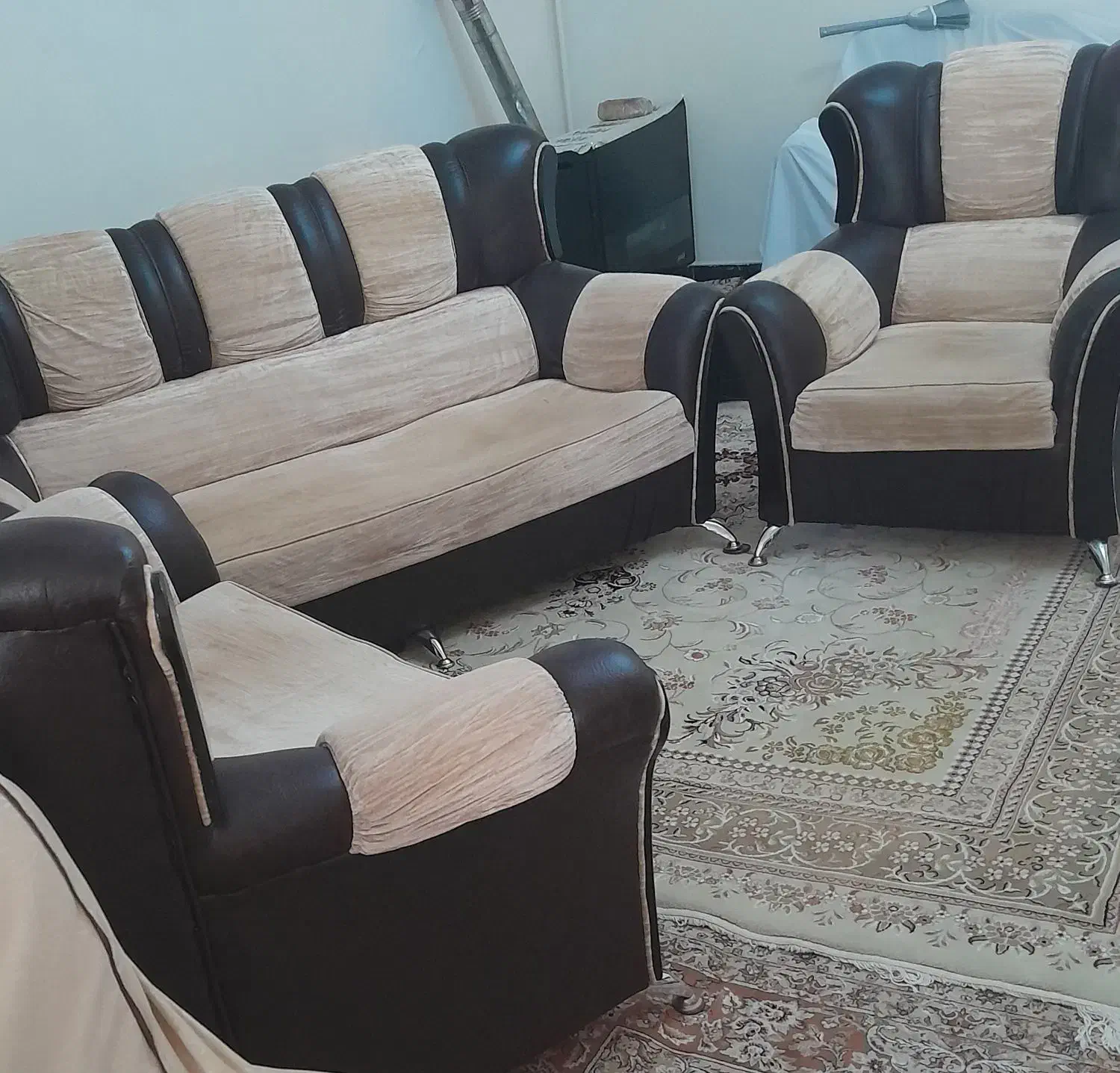 مبلمان راحتی ۷نفره روکش مخمل|مبلمان خانگی و میز عسلی|کرمانشاه, |دیوار