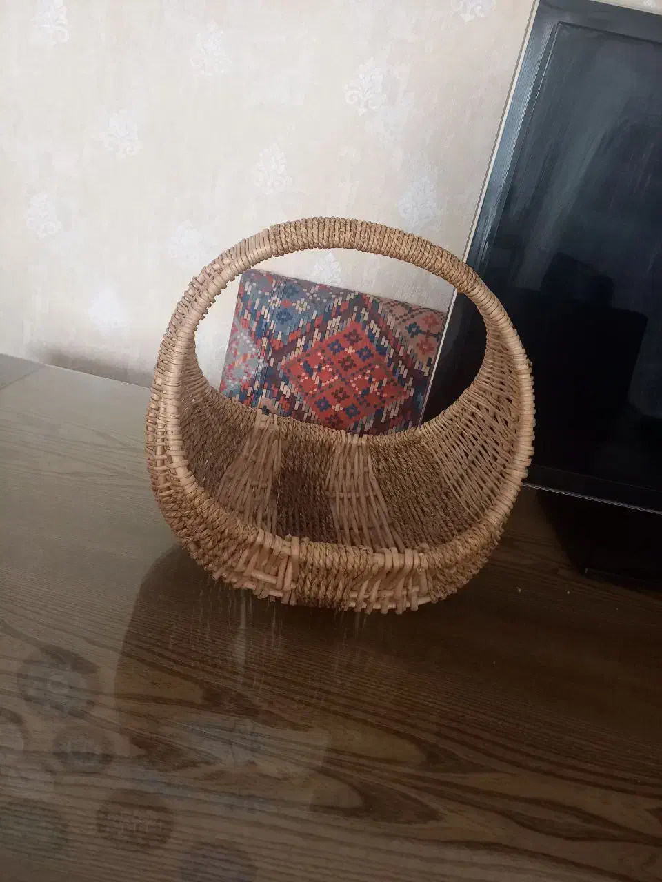 سبد حصیری مناسب شب یلدا|صنایع دستی و سایر لوازم تزئینی|مشهد, جاهد شهر|دیوار