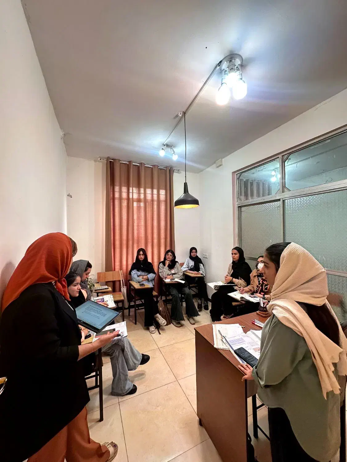 ترکی، روسی، فرانسه، آلمانی، انگلیسی چینی و کره ای|خدمات آموزشی|دزفول, |دیوار