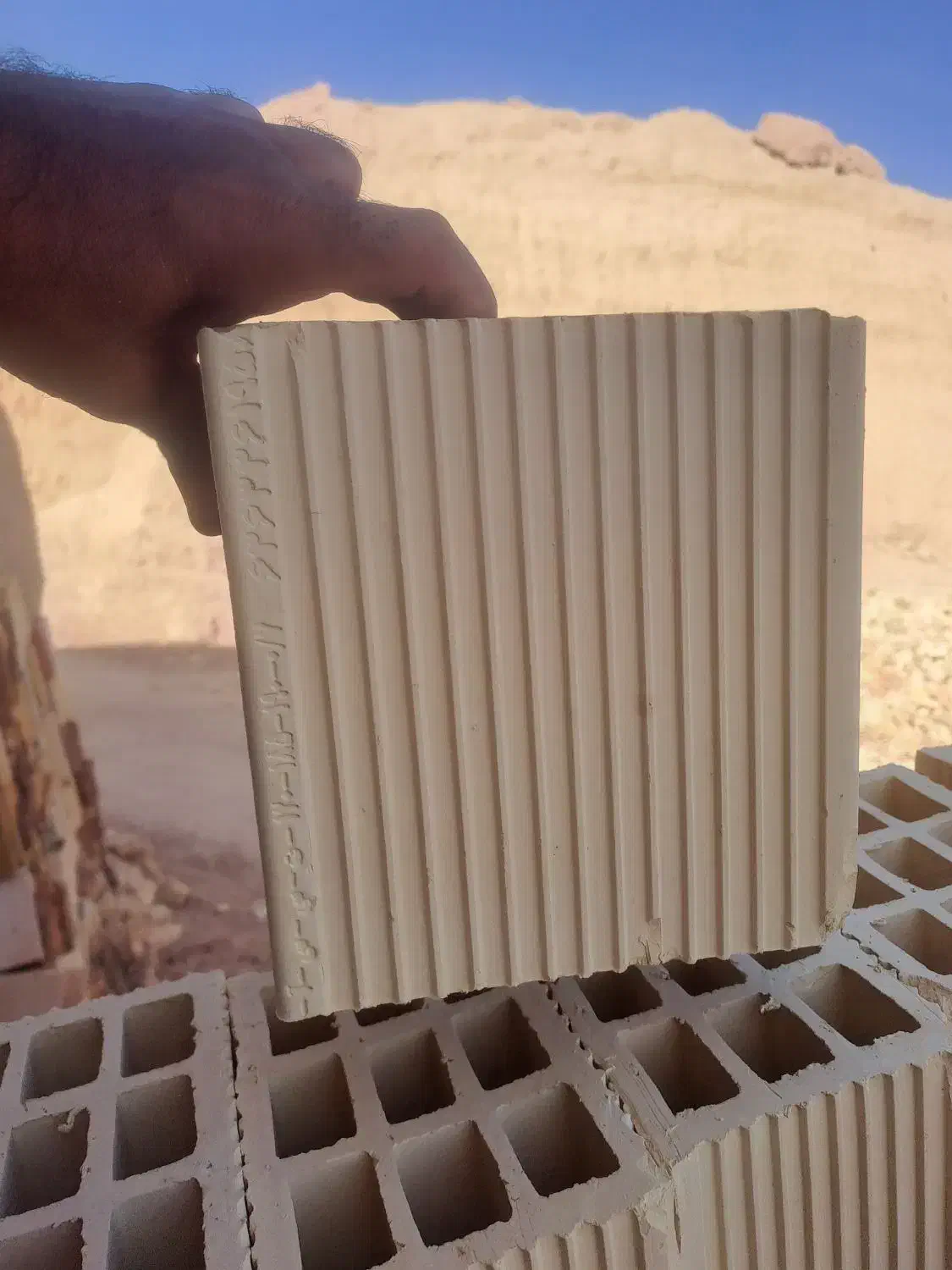 فروش آجر سفال درجه ۱ با قیمت مناسب|مصالح و تجهیزات ساختمان|نجفآباد, امام خمینی|دیوار