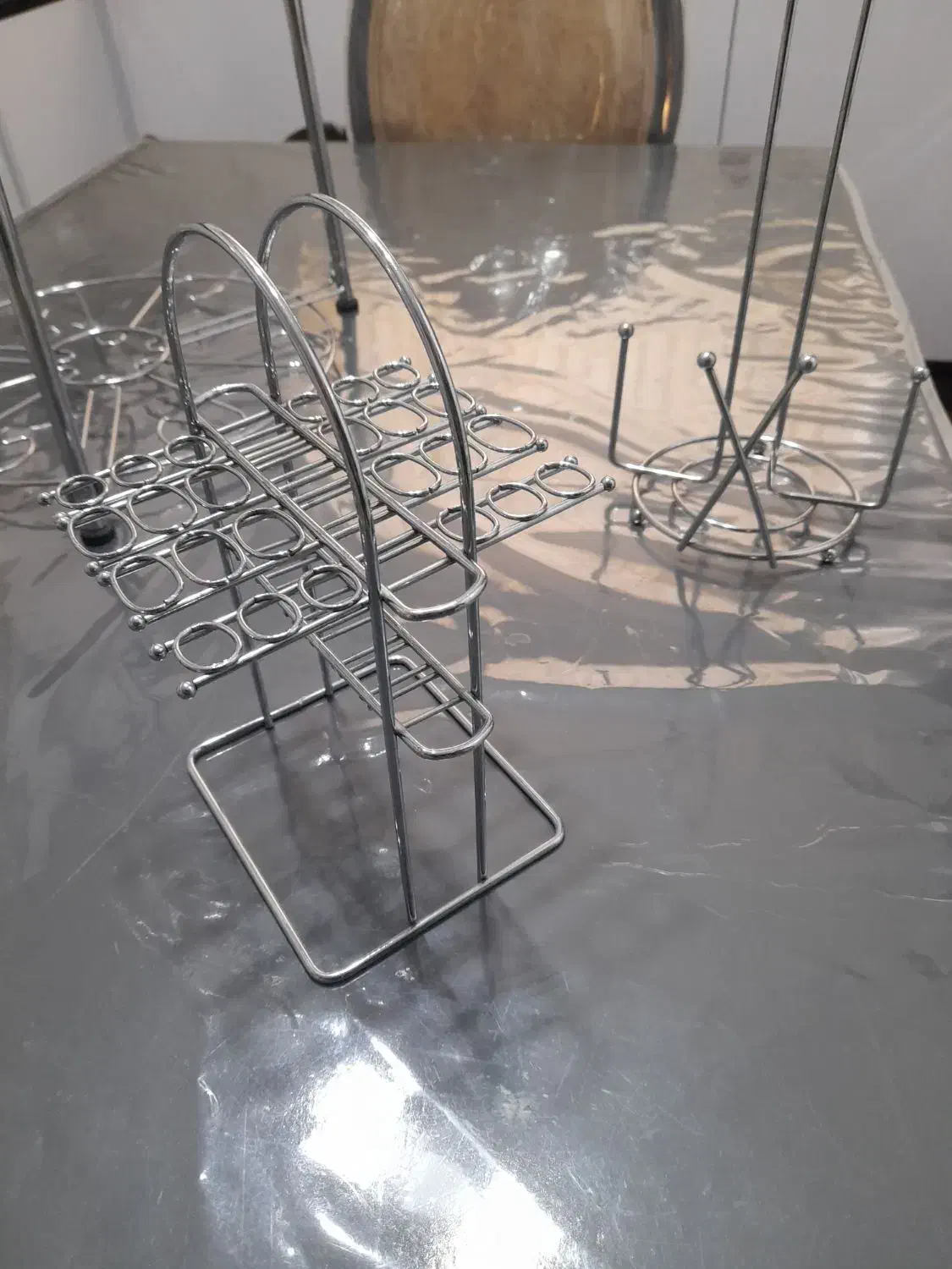 استند قابلمه قاشق چنگال وجا دستمالی|آب‌چکان و نظم‌دهنده ظروف|شیراز, شیشه‌گری|دیوار