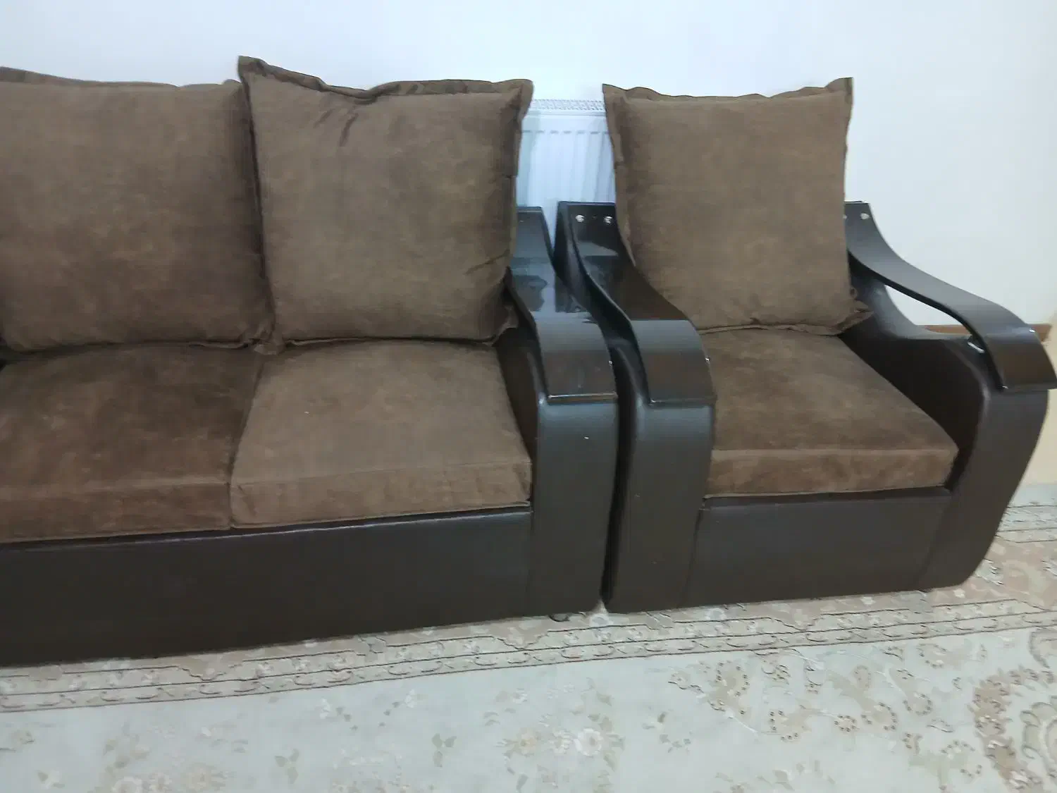 مبل ۷ نفره سالم|مبلمان خانگی و میز عسلی|فولادشهر, مسکن مهر فولادشهر|دیوار