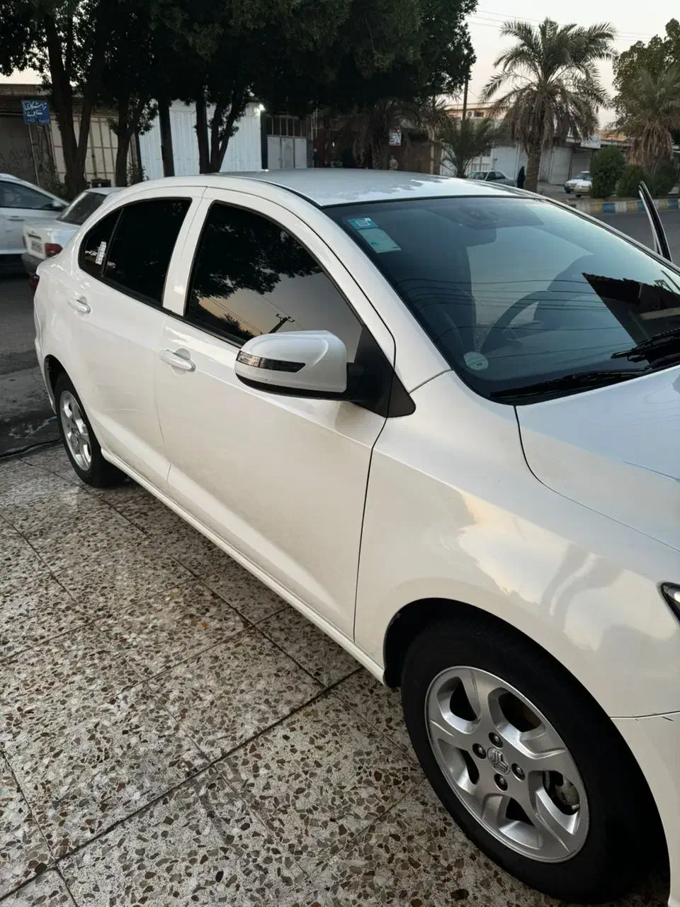 شاهین ۴۰۲ در حد|خودرو سواری و وانت|قم, شهرک سازمان آب|دیوار