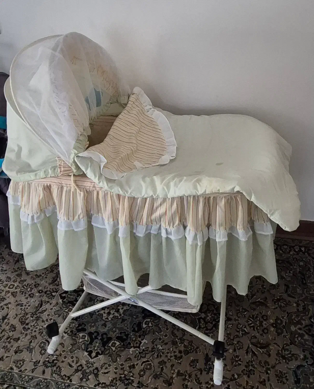 گهواره با ارتفاع قابل تنظیم و راکینگ|اسباب و اثاث بچه|مشهد, احمدآباد|دیوار