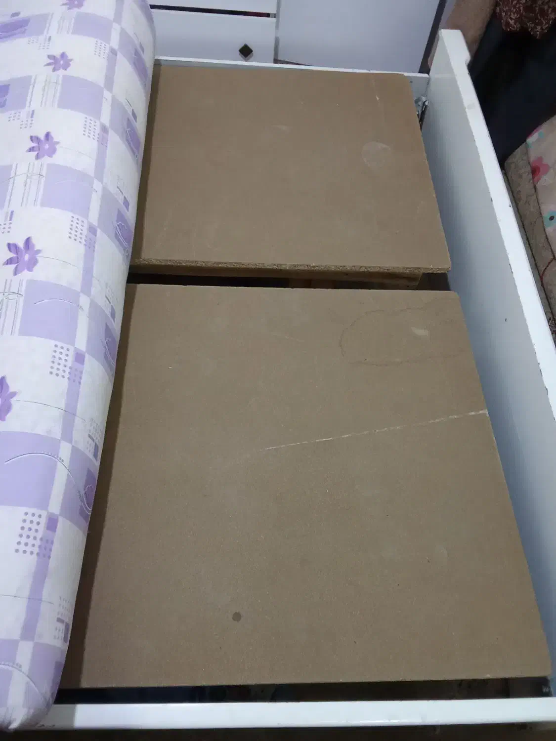 تخت دونفره چوبی رنگ سفید|تخت و سرویس خواب|بیرجند, |دیوار