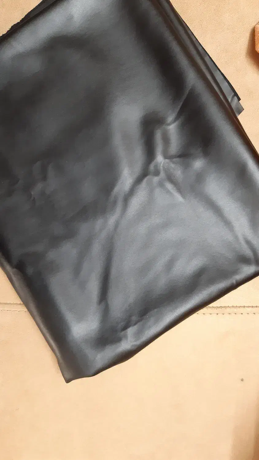 پارچه چرم مشکی|لوازم خیاطی و بافتنی|اسلام‌شهر, شهرک مفیدی|دیوار