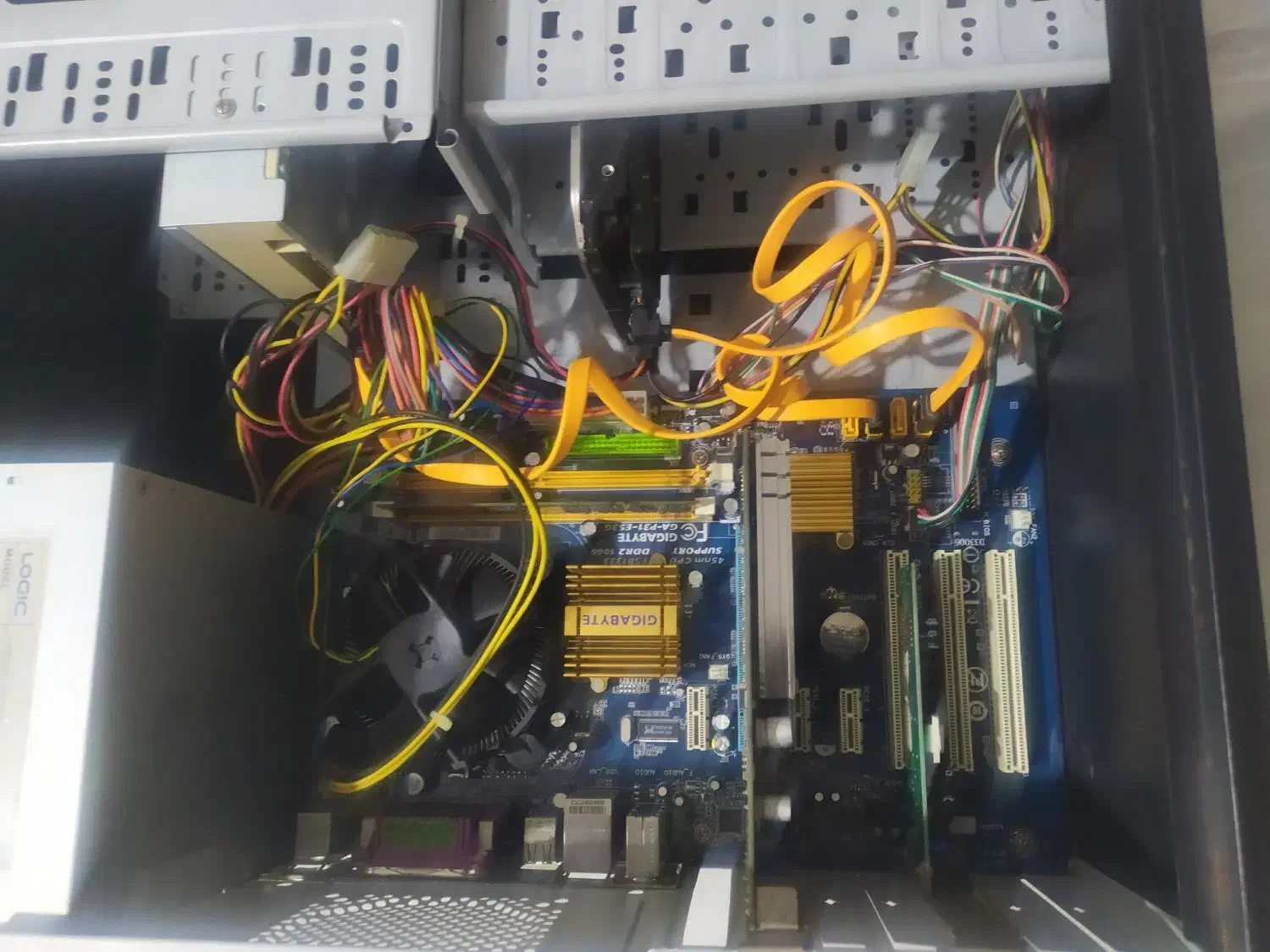 کیس کامپیوتر زیر ق|رایانه رومیزی|کلاله, |دیوار