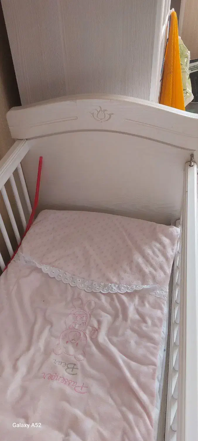 تخت نی نی لای لای در حد نو|تخت و صندلی بچه|فردیس, شهرک ارم|دیوار