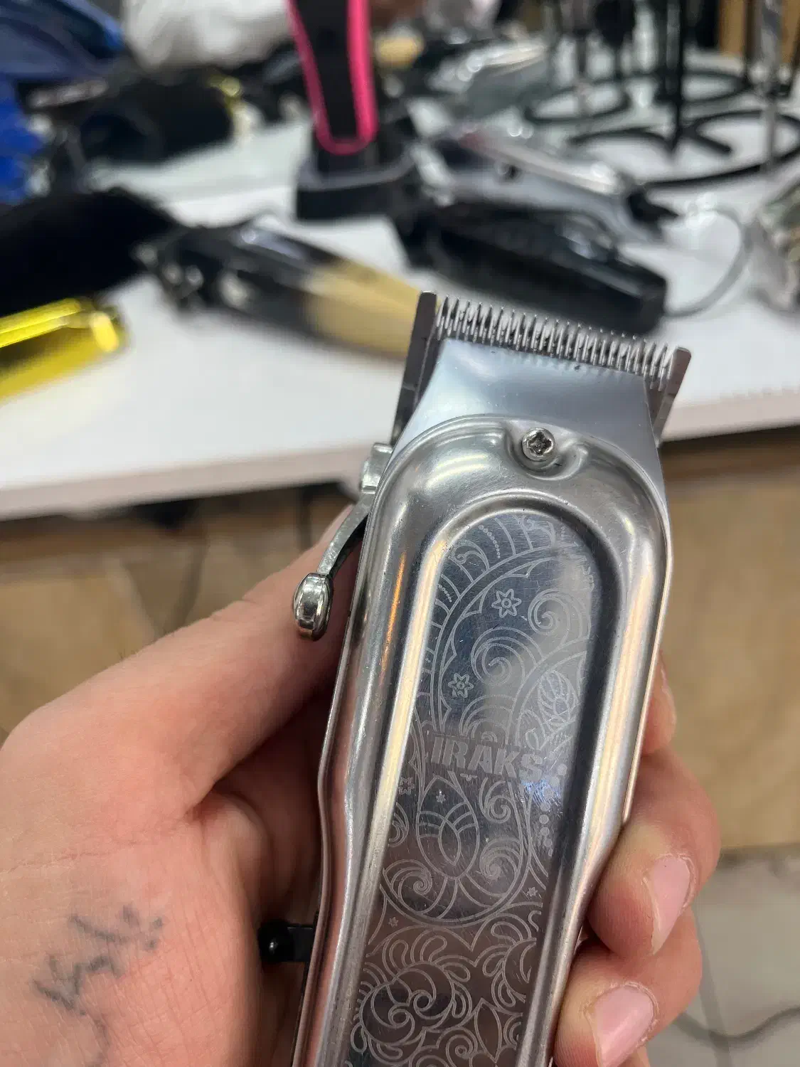 دو عدد ماشین اصلاح خط زن ،ایراکس|آرایشی، بهداشتی، درمانی|شیراز, سلطان آباد|دیوار