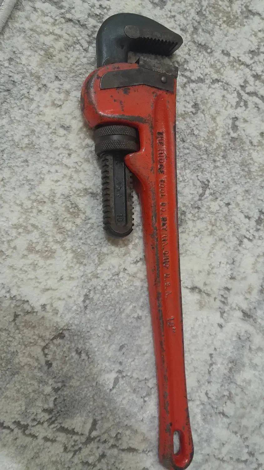 لوله گیر امریکایی قدیمی اصل|ابزارآلات|بندرعباس, |دیوار