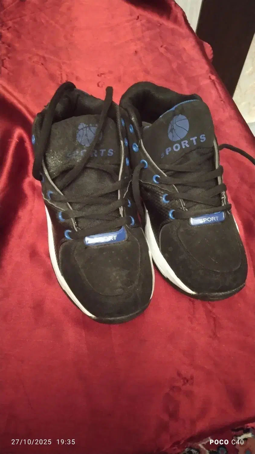 کفش اسپورت خارجی در حد صفر|کیف، کفش، کمربند|سهند, |دیوار