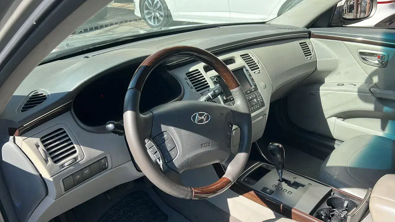 هیوندا ازرا ۲۰۰۹ رنگ خاکستری|خودرو سواری و وانت|شیراز, سینما سعدی|دیوار