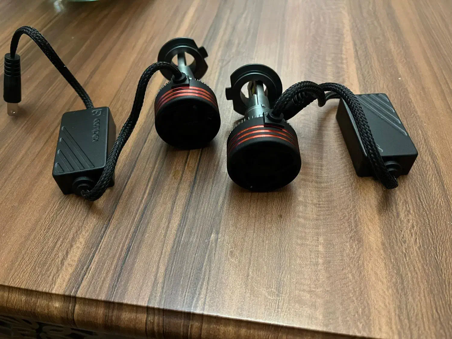 لامپ هدلایت|قطعات یدکی و لوازم جانبی|شیراز, شهرک صدا و سیما|دیوار