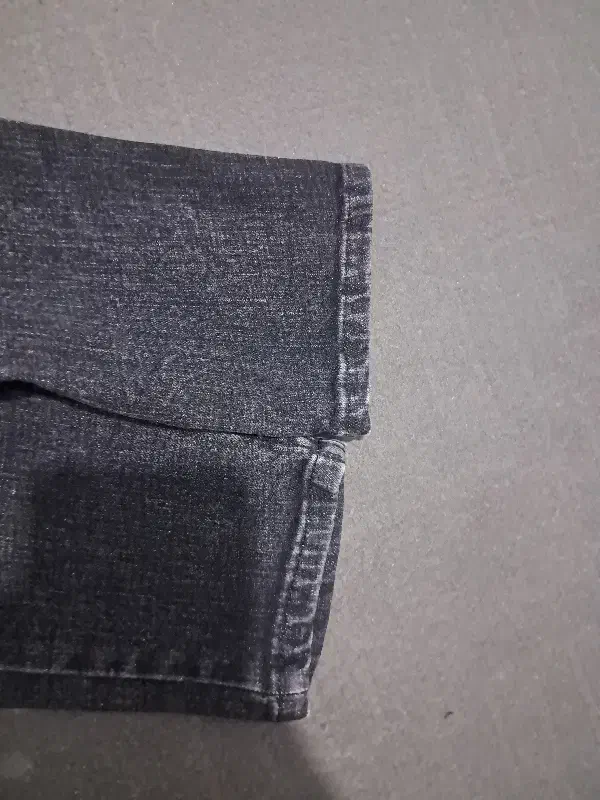 شلوارلی|لباس|قم, باغ شریفی|دیوار