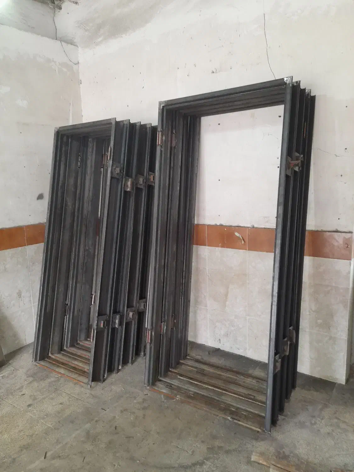 ساخت چارچوب فلزی و درب وپنجره|خدمات پیشه و مهارت|ساری, |دیوار