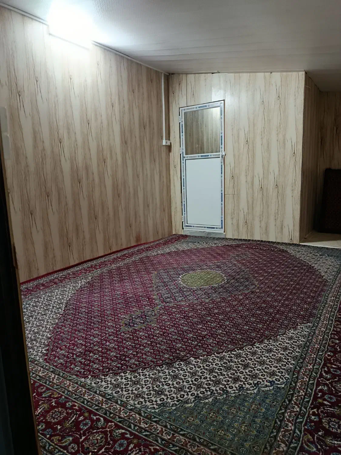 سوئیت اجاره ای|اجارهٔ کوتاه‌مدت آپارتمان و سوئیت|سبزوار, قصبه غربی|دیوار