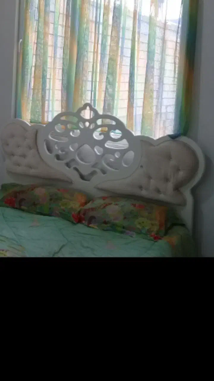 تخت ومیز ارایش همراه تشک دونفره سفید|تخت و سرویس خواب|دورود, |دیوار