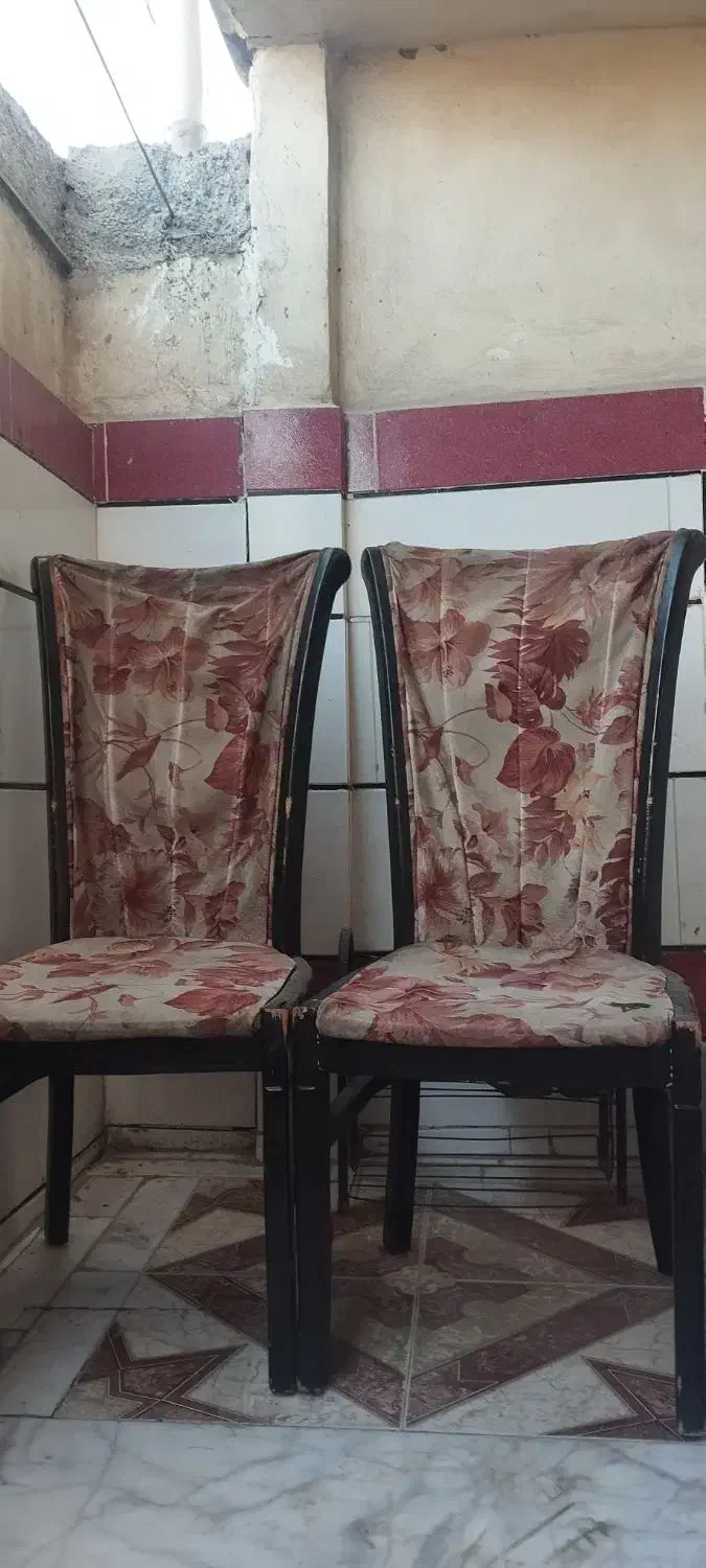 دو عدد صندلی چوبی|میز و صندلی غذاخوری|کردکوی, |دیوار