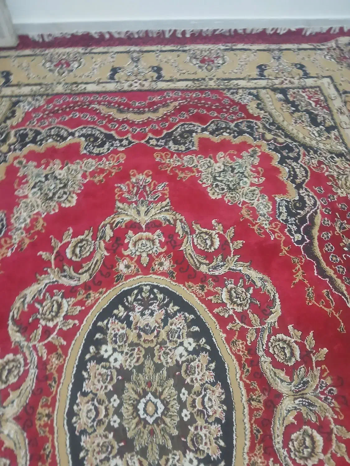 فروش یک عدد فرش قرمز رنگ|فرش|گرمسار, |دیوار