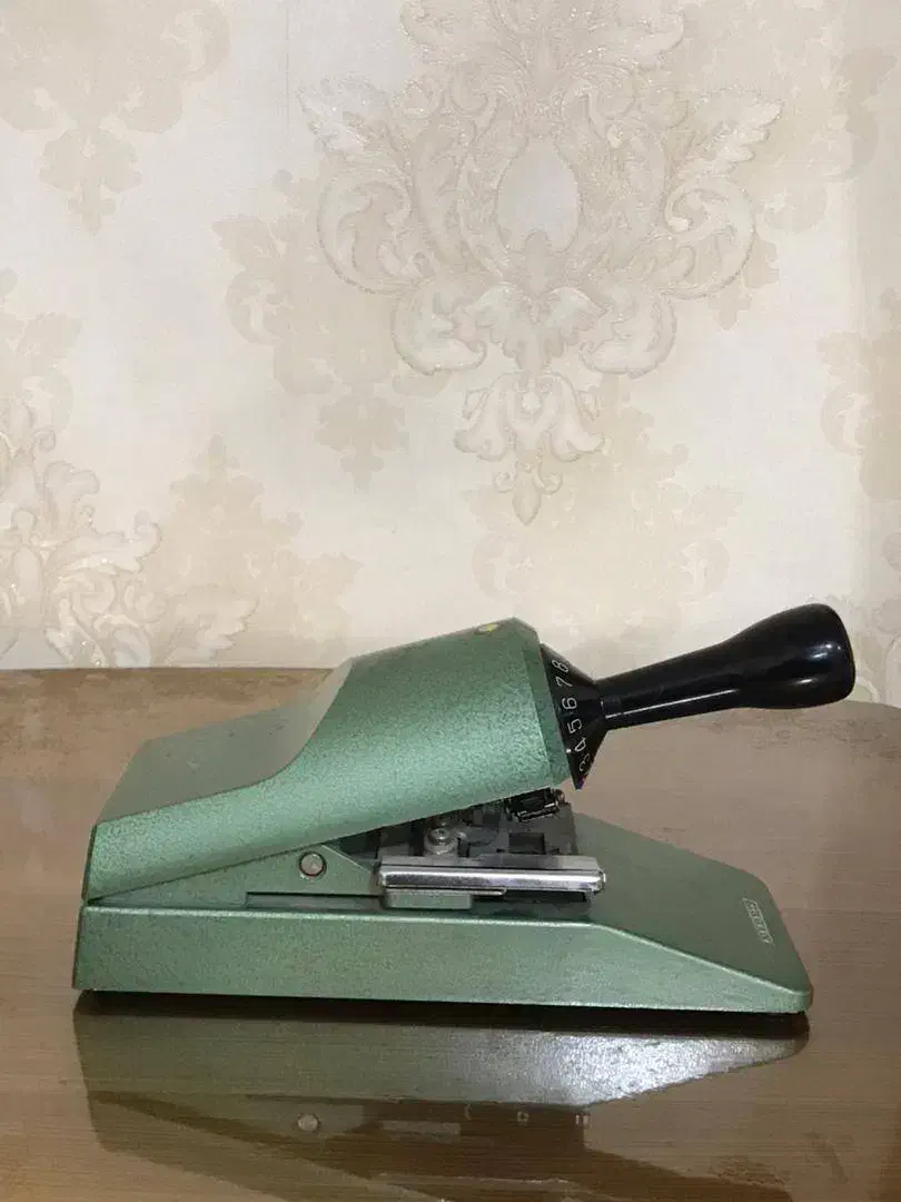 دستگاه پرفراژ چک نیپو|ماشین‌آلات صنعتی|تکاب, |دیوار