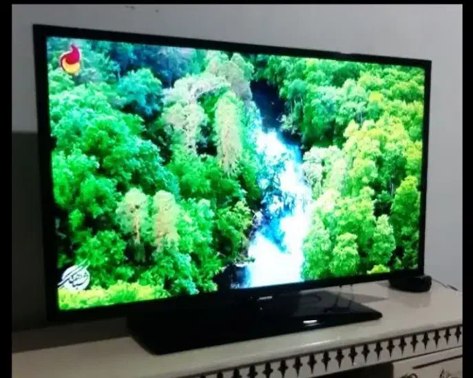 43اینچ سامسونگ دیجیتال داخلی|تلویزیون و پروژکتور|کوهدشت, |دیوار