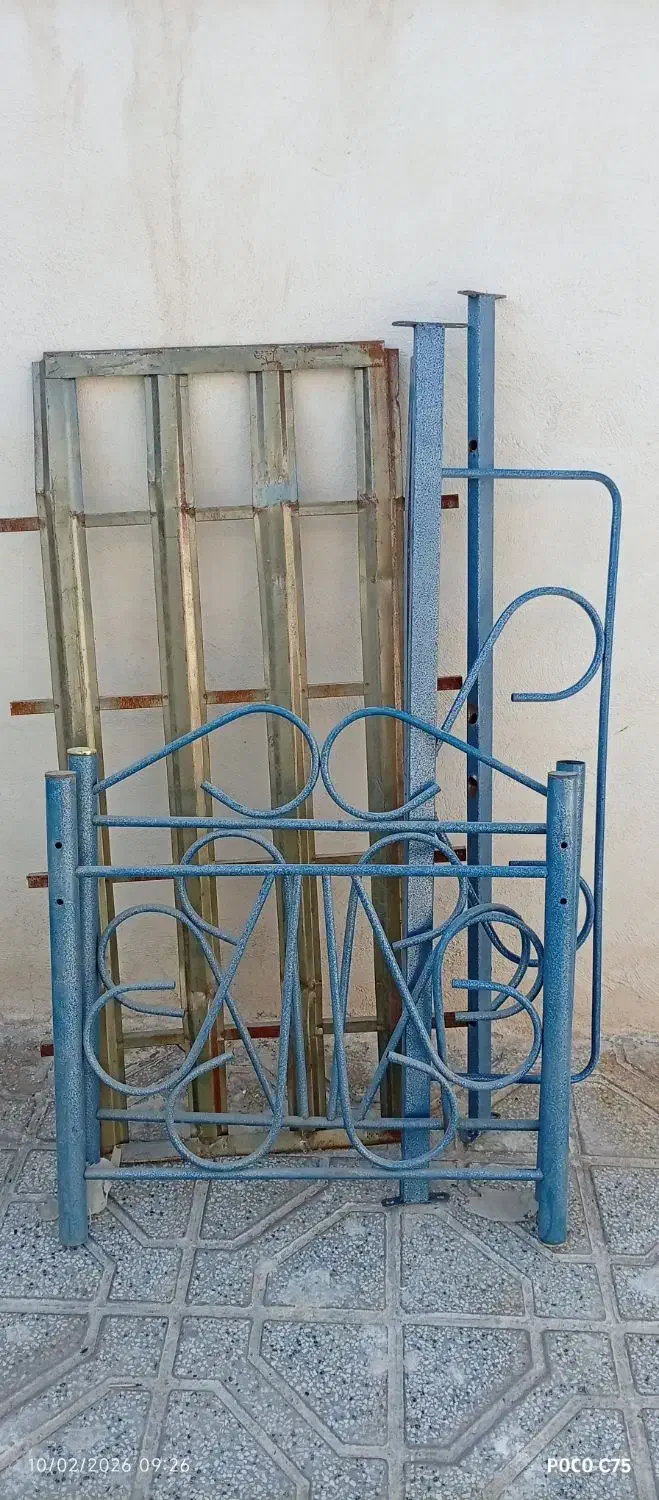 تخت کودک فرفوژه|تخت و صندلی بچه|شیروان (خراسان), |دیوار