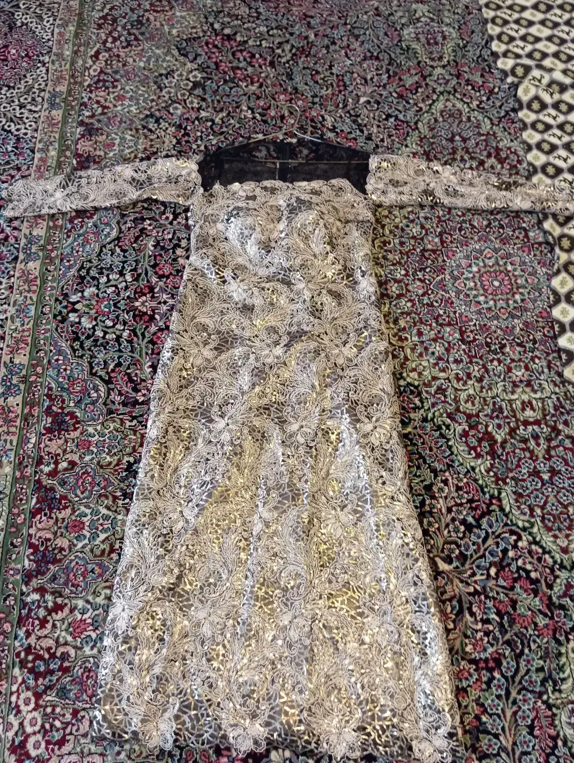 پیرهن مجلسی|لباس|ملایر, |دیوار