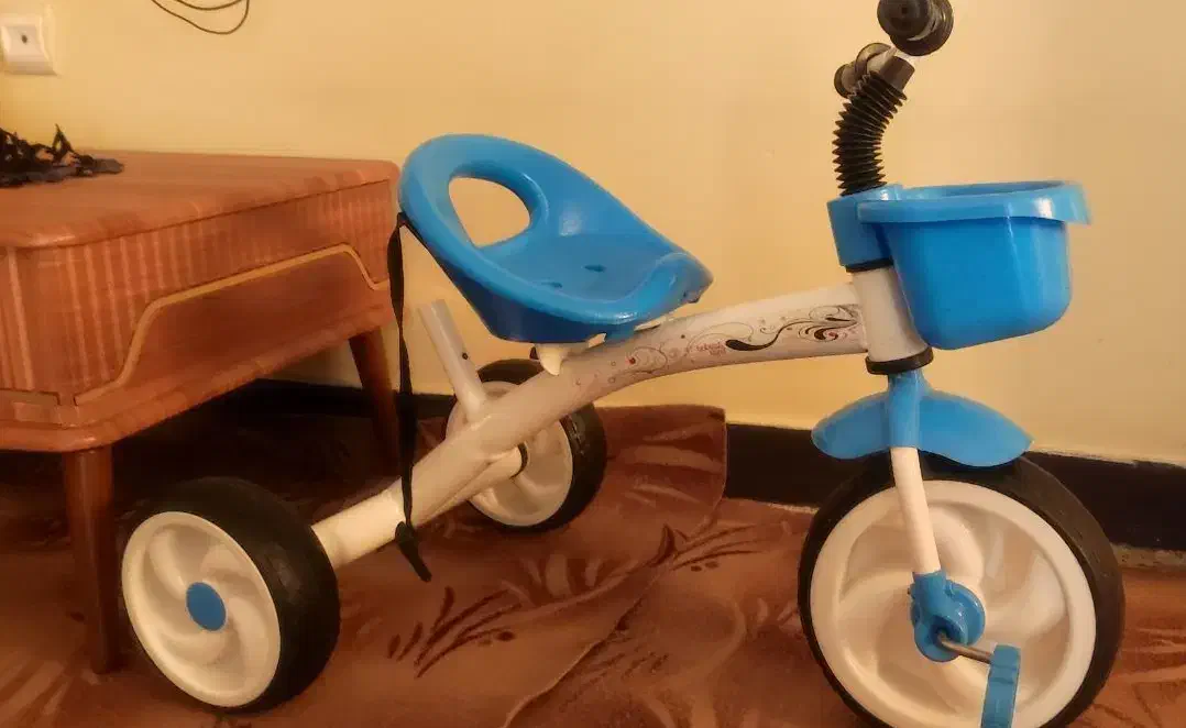 سه چرخه نو هستش یک بارم بیرون خونه استفاده نشده|اسباببازی بچه|ایذه, |دیوار