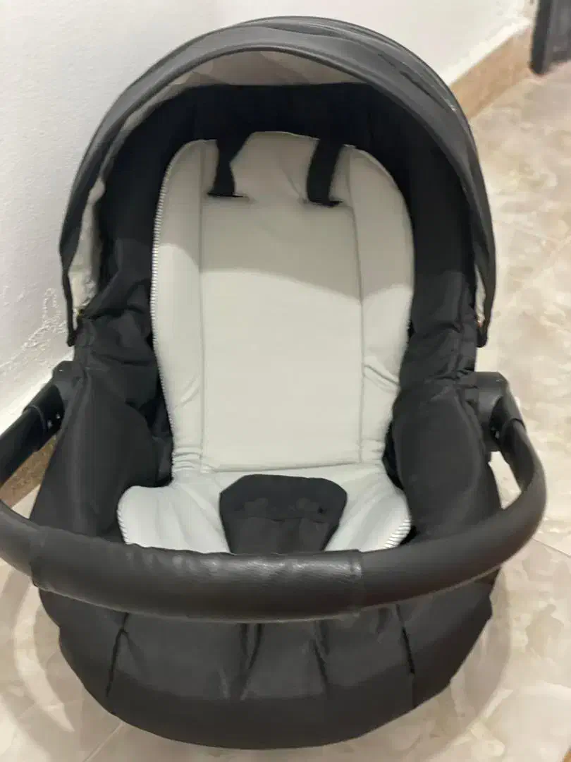 کریر نو نو اصلا استفاده نشده فقط تو سیسمونی بوده|کالسکه و لوازم جانبی|نوشهر, |دیوار