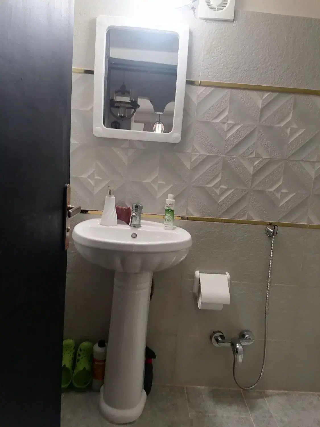 روشویی سالم باایینه|لوازم سرویس بهداشتی|پردیس, فاز ۵|دیوار