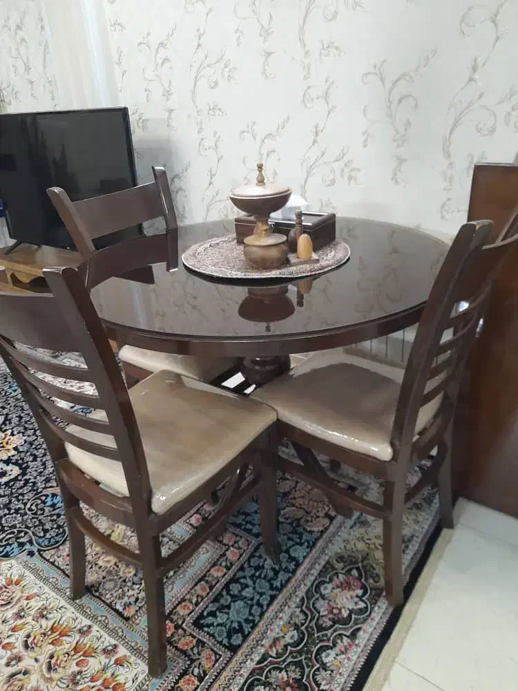 میز نهار خوری سالم و زیبا|میز و صندلی غذاخوری|تهران, مشیریه|دیوار